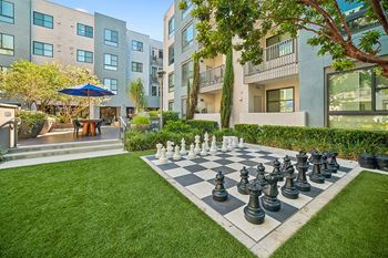 Main stage: entertainment courtyard with life-size chess